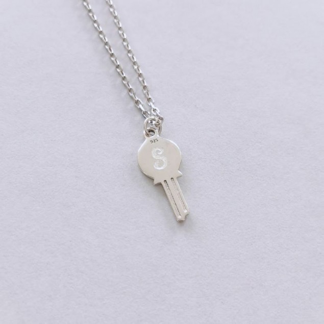 Collier mini clé  personnalisé  initiale - Argent